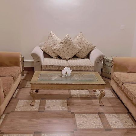 Royal Grace Guest House Islamabad Eksteriør bilde