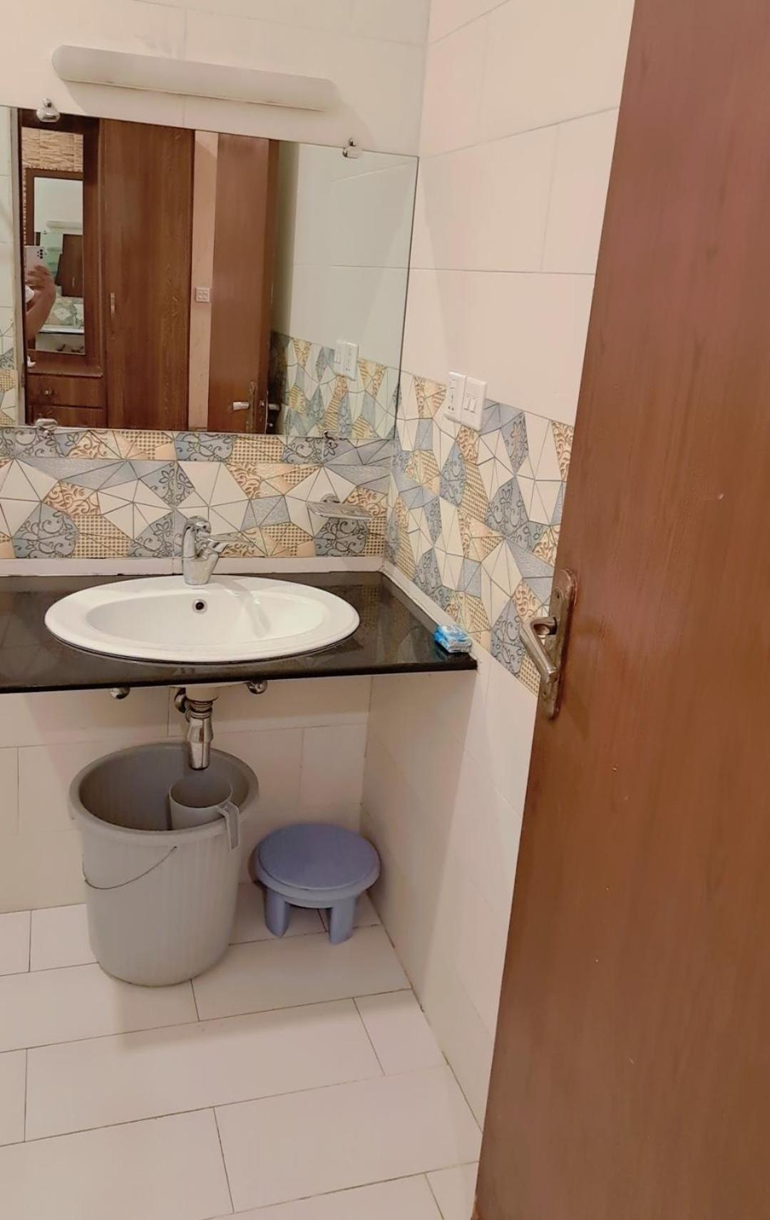 Royal Grace Guest House Islamabad Eksteriør bilde